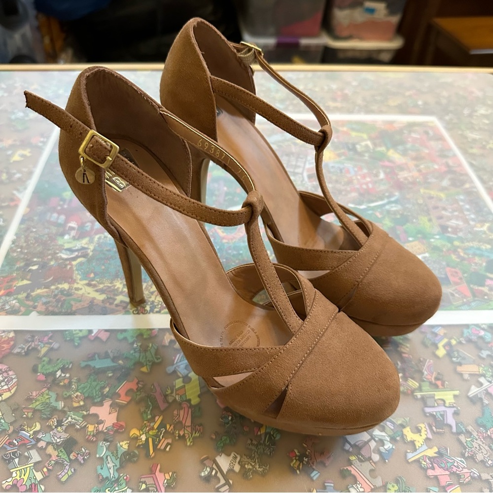Andre Badi Suede Leather Heels